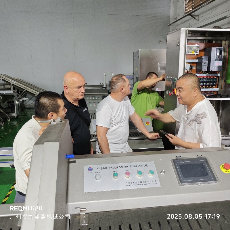 俄罗斯兄弟来要武器必须支持一下！